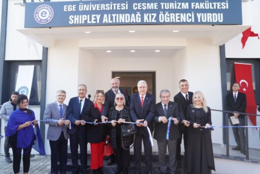 Ege Üniversitesi Çeşme Turizm Fakültesi kampüsünde, hayırsever Shipley-Altındağ ailesi tarafından