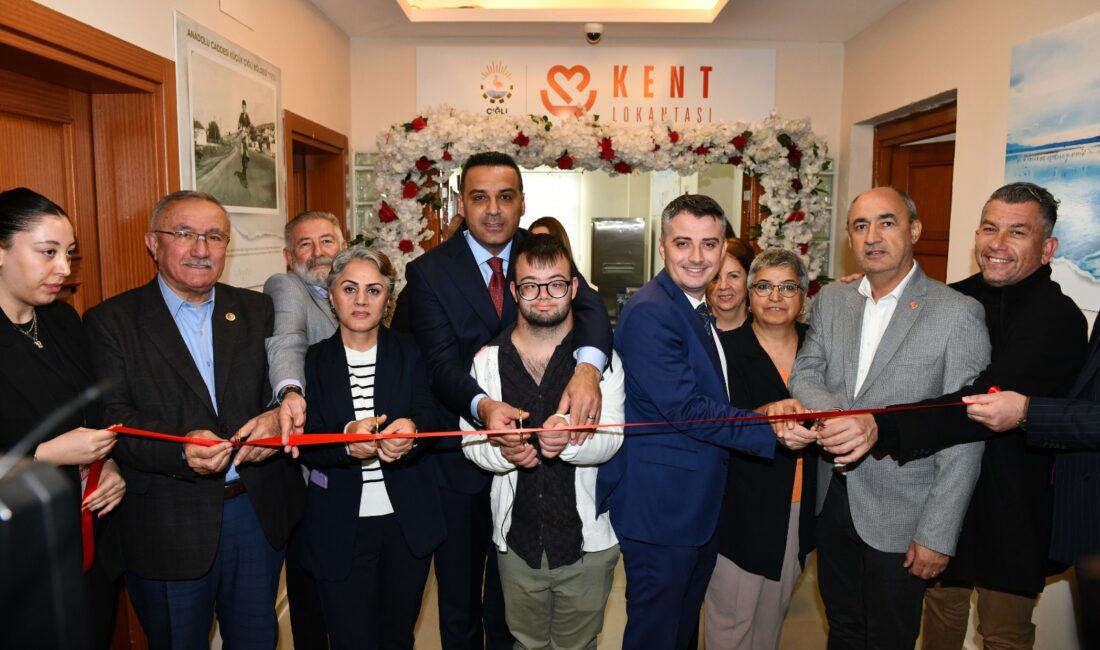 Çiğli Belediye Başkanı Onur Emrah Yıldız; “ Sıra, paylaşarak çoğaltmakta…” Çiğli Belediyesi, dar gelirli aileler ve öğrenciler için uygun fiyatlı