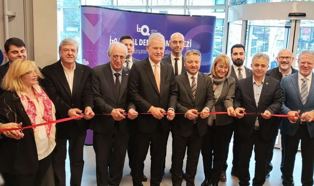 İzmir’in ilk dijital deneyim merkezi ‘İzQ Dijital Deneyim Merkezi’ açıldı İzmir Valiliği, İzmir Büyükşehir Belediyesi, İzmir Ticaret Odası (İZTO), Ege