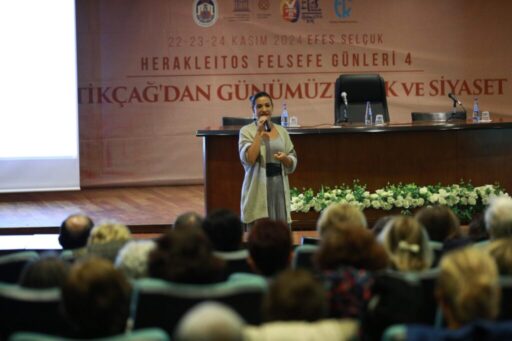 4. Herakleitos Felsefe Günleri Efes Selçuk’ta başladı. Efes Selçuk Belediyesi