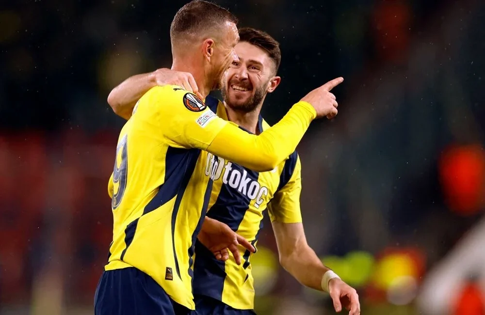 UEFA Avrupa Ligi'nin 5. haftasında Slavia Prag ile deplasmanda karşı