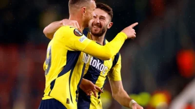 UEFA Avrupa Ligi'nin 5. haftasında Slavia Prag ile deplasmanda karşı