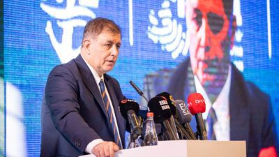 İzmir Körfezi’nin temizlemesi için yatırımlarını sürdüren İzmir Büyükşehir Belediyesi,  “Körfezin