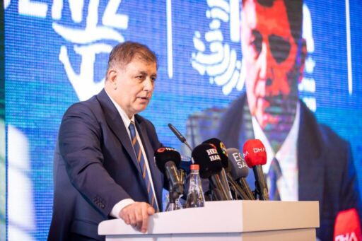 İzmir Körfezi’nin temizlemesi için yatırımlarını sürdüren İzmir Büyükşehir Belediyesi,  “Körfezin