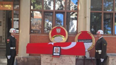 Yunusemre’de yaşayan 70 yaşındaki Kıbrıs Gazisi Hüsamettin Ruayöz, askeri törenle