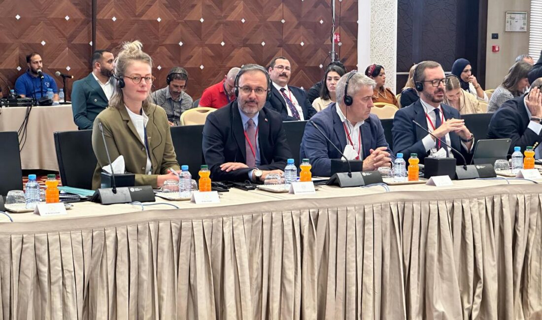 Önceki dönem Gençlik ve Spor Bakanı, AK Parti İzmir Milletvekili