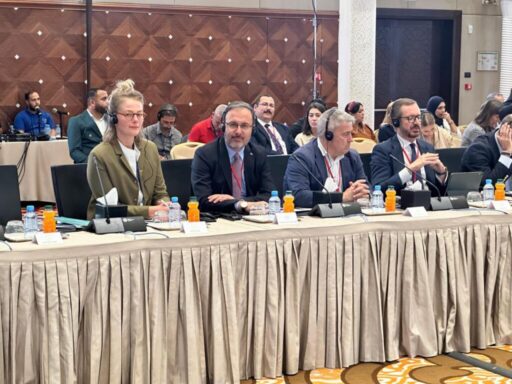 Önceki dönem Gençlik ve Spor Bakanı, AK Parti İzmir Milletvekili