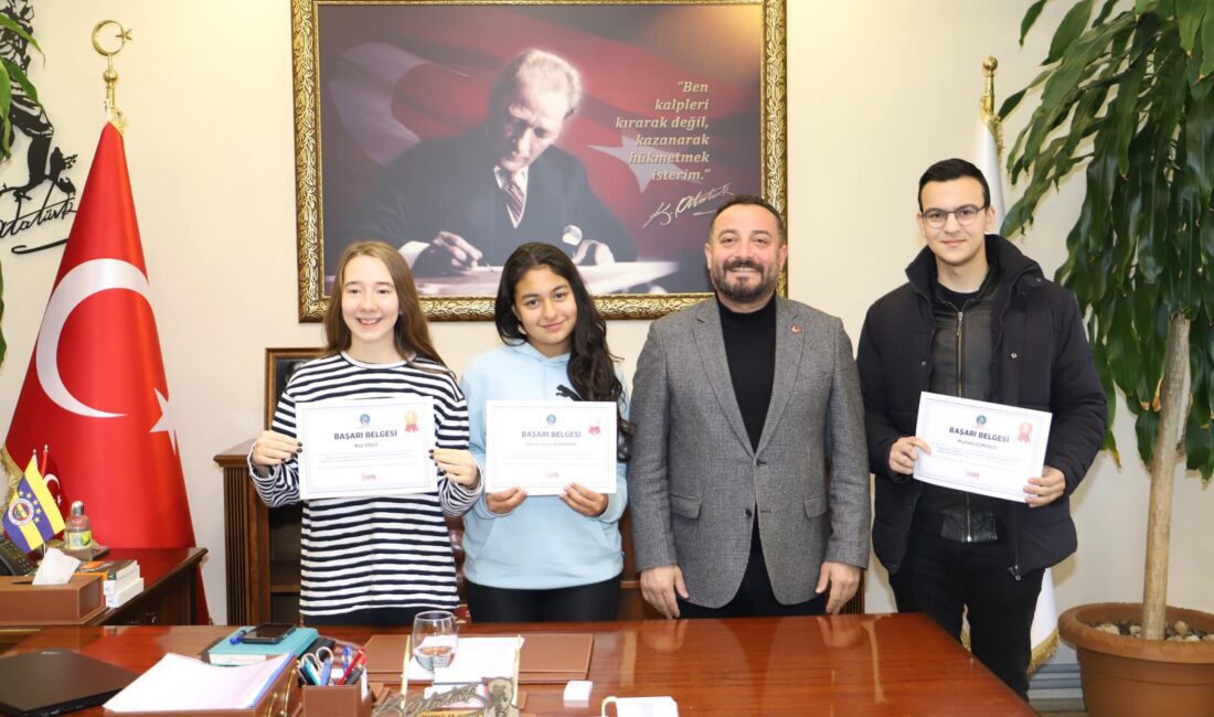 “Başkan Ben Olsaydım” Yarışmasında Ödüller Sahiplerini Buldu Ödemiş Belediyesi, farkındalık oluşturmak amacıyla düzenlediği çevre ve temizlik temalı
