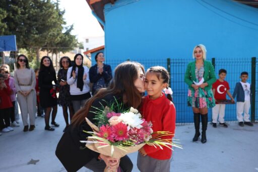 Ovacık Çağdaş Yaşam Kütüphanesi ve Etüt Merkezi’nin açılışında konuşan Çeşme