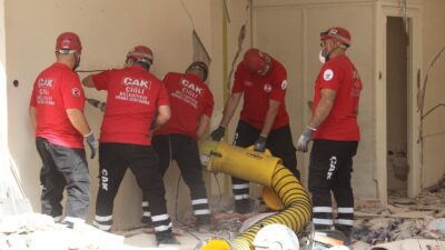 Çiğli Belediyesi Arama Kurtarma Ekibi (ÇAK) senaryoya göre merkez üssü