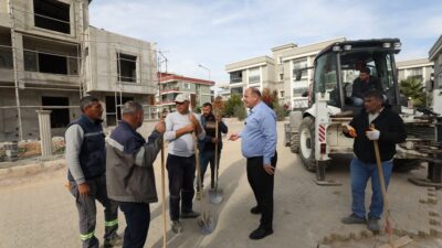 Menderes Belediye Başkanı İlkay Çiçek, sahaya çıkıp hizmetleri teker teker