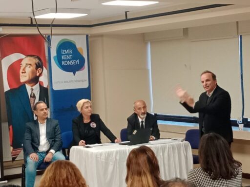 İzmir Kent Konseyi AFETLER Çalışma Grubu koordinasyonunda İZ-AFED Derneği ve