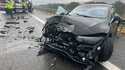 Manisa’da etkili olan yağışlı ve sisli hava, birçok kazaya neden