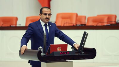 AK Parti İzmir Milletvekili Yaşar Kırkpınar, Cumhurbaşkanı Recep Tayyip
Erdoğan ve