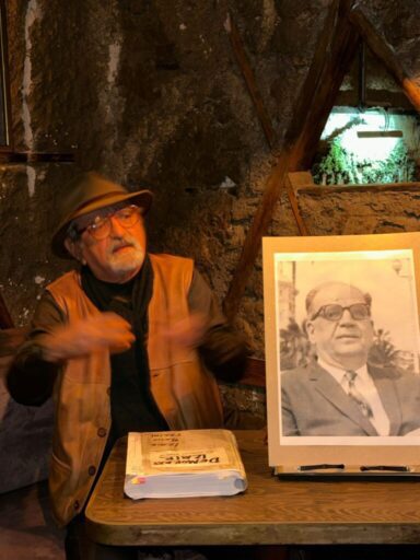 Merhaba Dergisi’nin düzenlediği ağırlıklı olarak gazeteciler ile okurların katıldığı
“Merhaba Buluşmaları”na