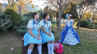 Balçova Belediye Tiyatrosu’nun eğitimlerine katılan özel bireyler, 3 Aralık Dünya