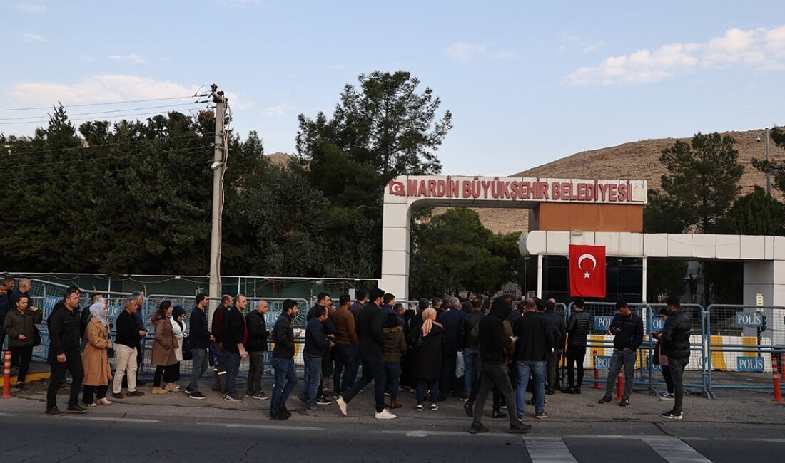 Üç belediyeye daha kayyum atandı Esenyurt'tan sonra Mardin ve Batman ve Şanlıurfa'nın Halfeti ilçesi belediyelerine