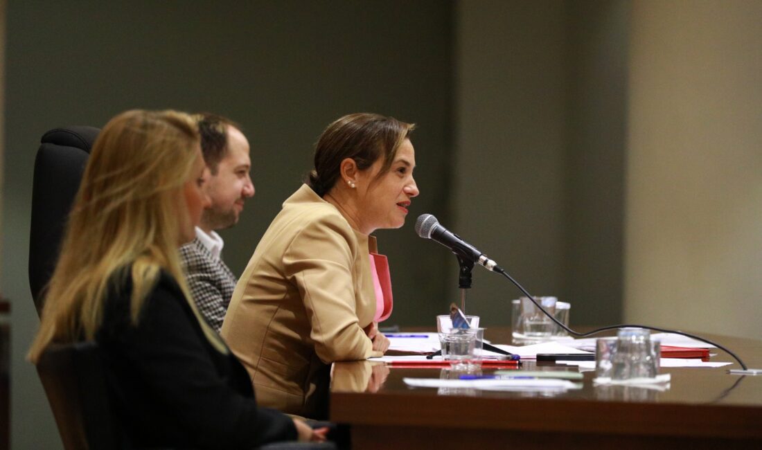 Efes Selçuk Belediyesi Kasım Ayı Meclis Toplantısının ilk oturumunda Meryem