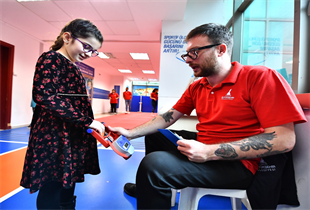 İzmir Büyükşehir Belediyesi, dezavantajlı mahallelerdeki çocuklar için ara tatilde etkinlik