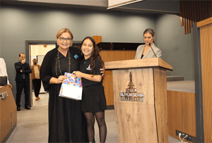 İzmir Çocuk Meclisi ilk toplantısını yaptı. Toplantının “Söz Çocukların” bölümünde