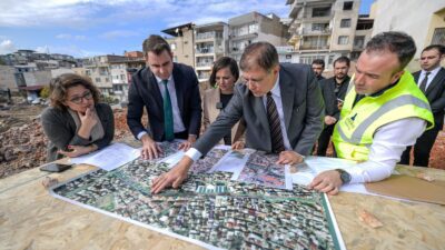 İzmir Büyükşehir Belediyesi yaklaşık 100 milyon liralık yatırımla Karabağlar’daki trafik
