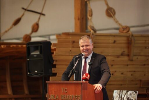 Urla Zeytin ve Sanat Festivali’nin ilk yılında konuşan Urla Belediye