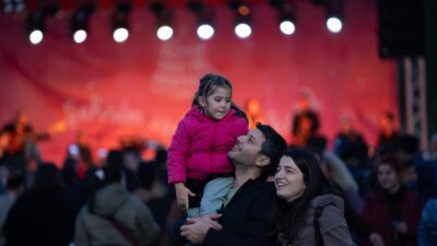İzmir Büyükşehir Belediyesi tarafından kentte ilk kez düzenlenen Yeni Yıl