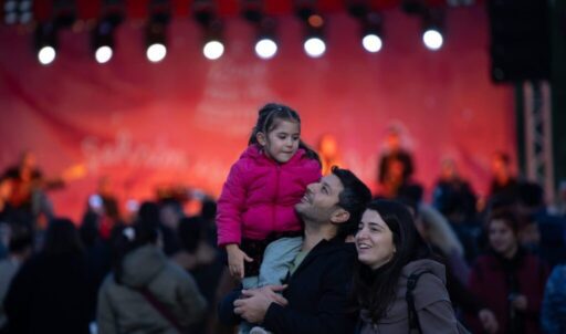 İzmir Büyükşehir Belediyesi tarafından kentte ilk kez düzenlenen Yeni Yıl