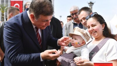 İzmir Büyükşehir Belediyesi’nin dar gelirli vatandaşlar için hizmete aldığı Anne