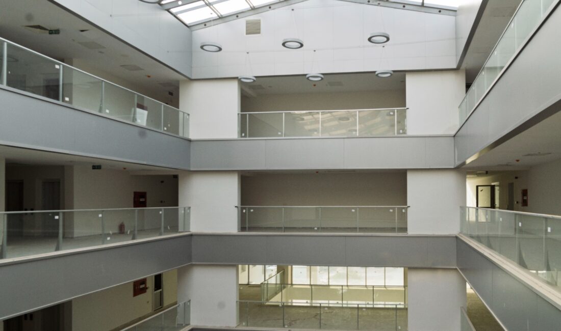 İzmir Büyükşehir Belediyesi’nin Konak’ın Güney Mahallesi’ndeki ek hizmet binası inşaatı