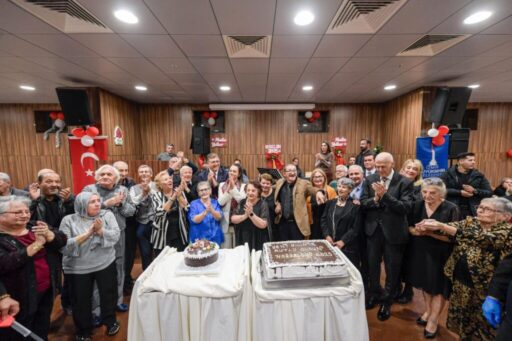 İzmir Büyükşehir Belediye Başkanı Dr. Cemil Tugay, yeni yıl heyecanını