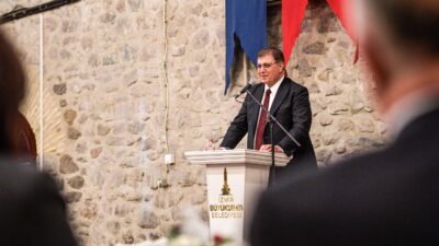 İzmir Büyükşehir Belediye Başkanı Dr. Cemil Tugay, İzmir Büyükşehir Belediyesi