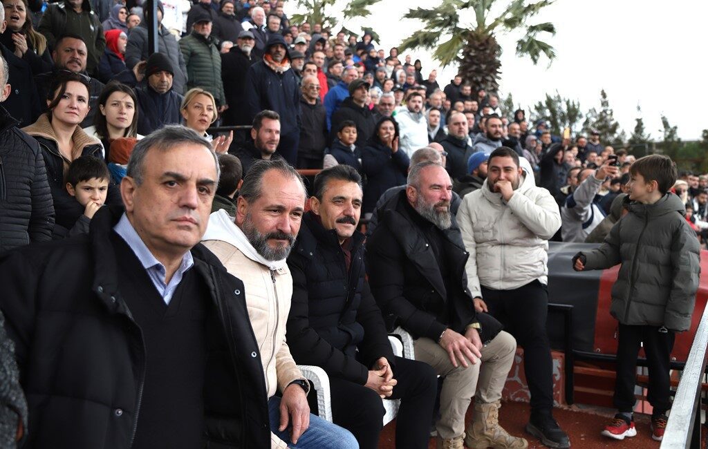 Birinci Amatör Lig’de oynadığı tüm maçları kazanan Dikili Belediyespor en