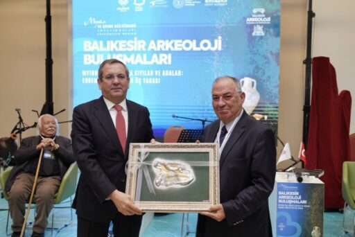 Ayvalık’ta, Balıkesir Büyükşehir Belediyesi öncülüğünde, Balıkesir Valiliği, Ayvalık Belediyesi,
Balıkesir Kent