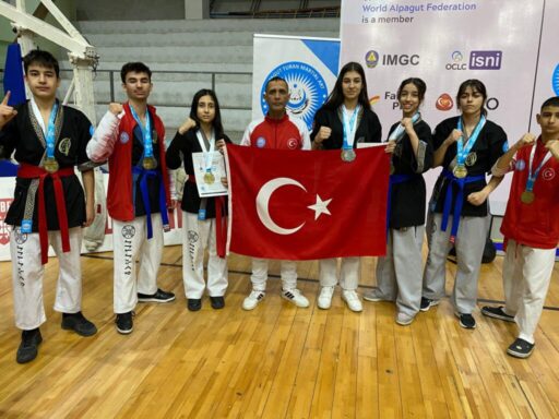 Türk'ün gücünü dünyaya duyurmaya kararlı gençler Alpagut savaş sanatında ülkemize