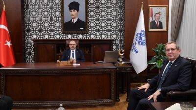 Ayvalık Belediye Başkanı Mesut Ergin, Ayvalık Alan Başkanı Sanat Tarihçi