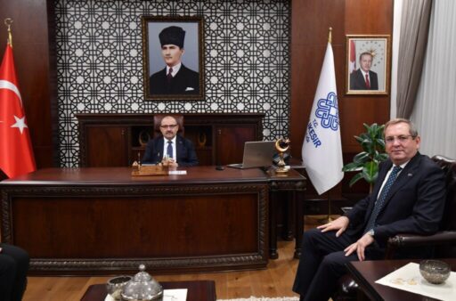 Ayvalık Belediye Başkanı Mesut Ergin, Ayvalık Alan Başkanı Sanat Tarihçi