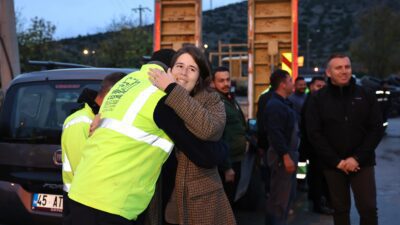 Çeşme Belediye Başkanı Lâl Denizli, yeni yıl öncesi belediye çalışanları