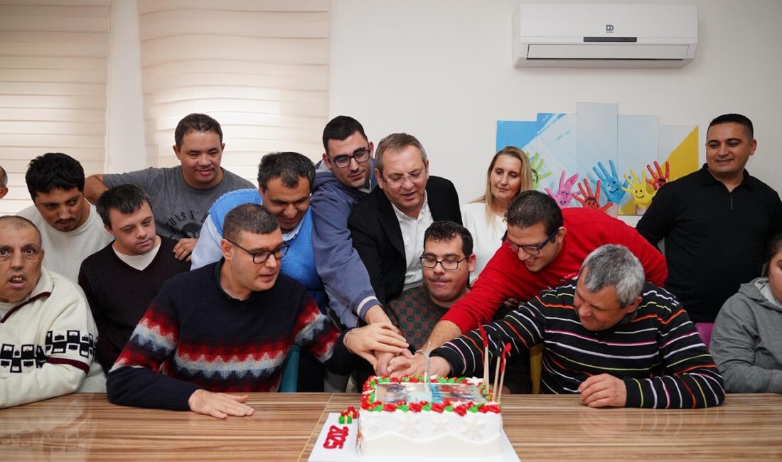 Ayvalık Belediye Başkanı Mesut Ergin, yeni yılı eşi Canan Ergin