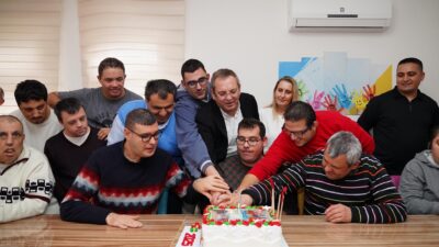 Ayvalık Belediye Başkanı Mesut Ergin, yeni yılı eşi Canan Ergin