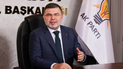 AK Parti İzmir İl Başkanı Bilal Saygılı, hazır olan ve