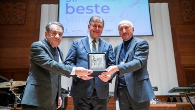 İzmir Büyükşehir Belediye Başkanı Dr. Cemil Tugay’ın da jüri üyesi