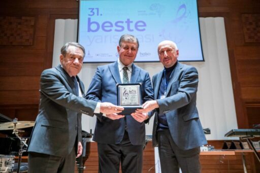 İzmir Büyükşehir Belediye Başkanı Dr. Cemil Tugay’ın da jüri üyesi