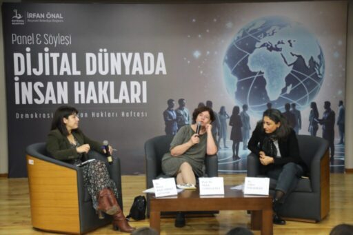 Bayraklı Belediyesi, Demokrasi ve İnsan Hakları Haftası kapsamında “Dijital Dünyada