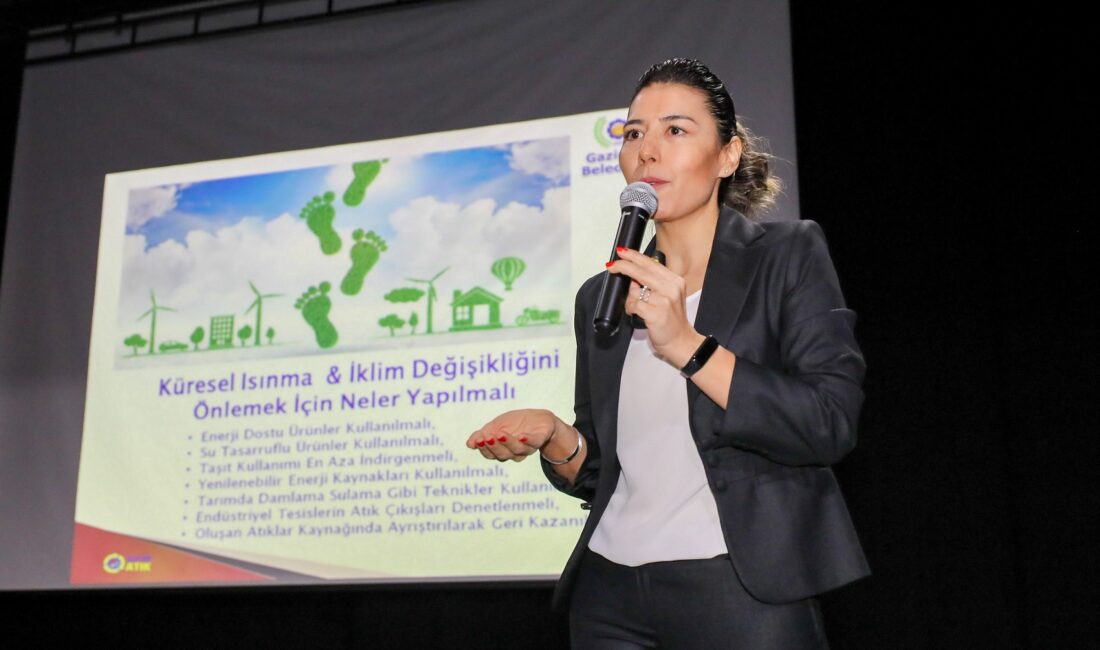 Gaziemir Belediyesi’nden 4 bin 341 öğrenciye geri dönüşüm eğitimi Gaziemir Belediyesi, çevre bilinci ve geri dönüşüm alışkanlığı kazandırmak amacıyla,