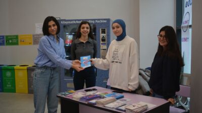 İZMİR(Ege Ajans)- Günümüzde tüm dünyanın ortak sorunu olan cinsel yollarla bulaşan