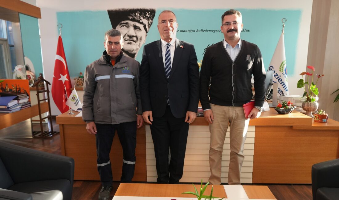 Gaziemir Belediyesi’nin Temizlik İşleri Müdürlüğü’nde görev yapan Mehmet Ergider’in görevi