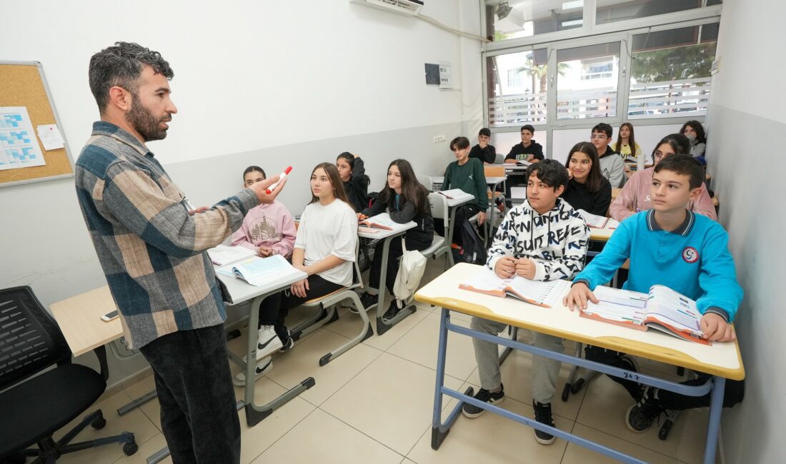 Gaziemir Belediyesi’nin eğitimde fırsat eşitliği sağlamak için ücretsiz hizmet verdiği