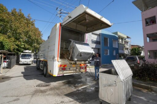 Gaziemir Belediyesi’nin başlattığı Temizlik Seferberliği kapsamında, Temizlik İşleri Müdürlüğü’nün yaptığı