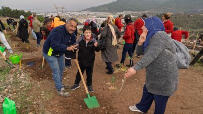 İzmir Büyükşehir Belediyesi, hafriyat döküm sahası olarak kullanıldıktan sonra ağaçlandırma